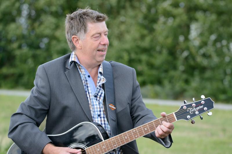  20140824_PB8_1764.JPG </br ><small> 2014-08-24 14:20</br >NIKON D800 + 150.0-600.0 mm f/5.0-6.3<br /> 150mm 1/1000s f/5.6 ISO 1100</small>