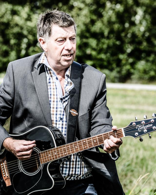  20140824_PB8_1771.JPG </br ><small> 2014-08-24 14:22</br >NIKON D800 + 150.0-600.0 mm f/5.0-6.3<br /> 150mm 1/1000s f/7.1 ISO 500</small>