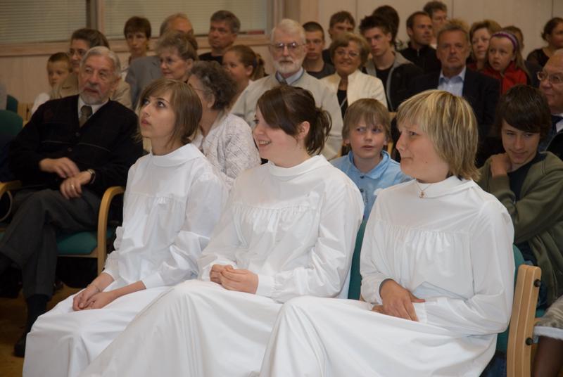  D2C_9974.jpg </br ><small> 2007-05-27 10:31</br >NIKON D200 70mm 1/15s f/4.5 ISO 400</small>