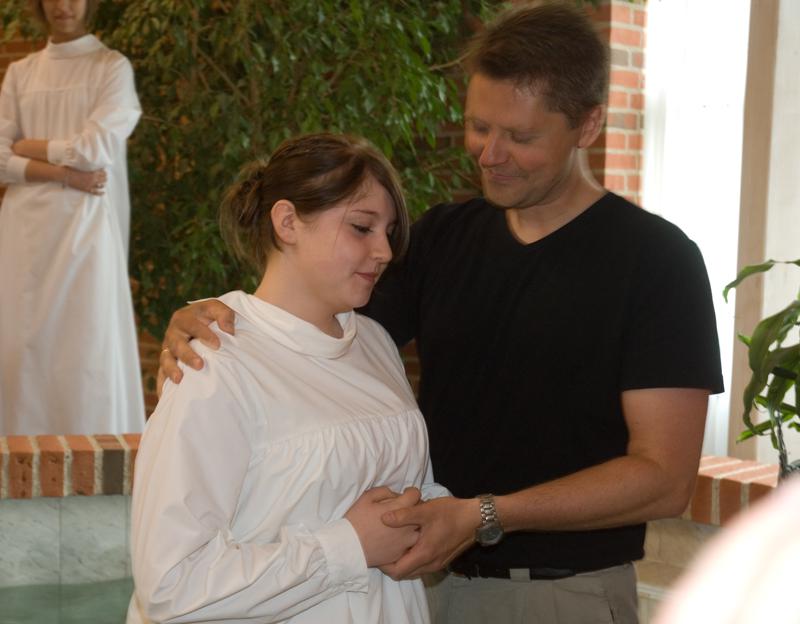  D2C_9981.jpg </br ><small> 2007-05-27 10:50</br >NIKON D200 44mm 1/15s f/4.2 ISO 400</small>