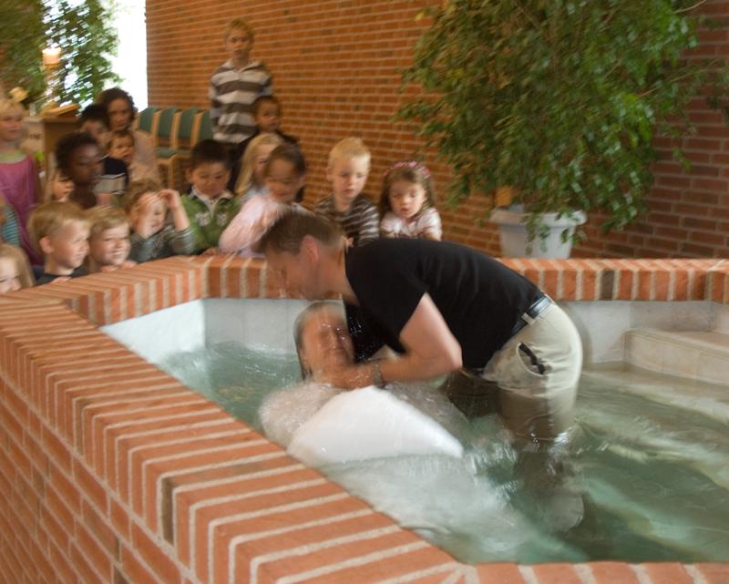  D2C_9995.jpg </br ><small> 2007-05-27 10:52</br >NIKON D200 22mm 1/15s f/3.5 ISO 400</small>