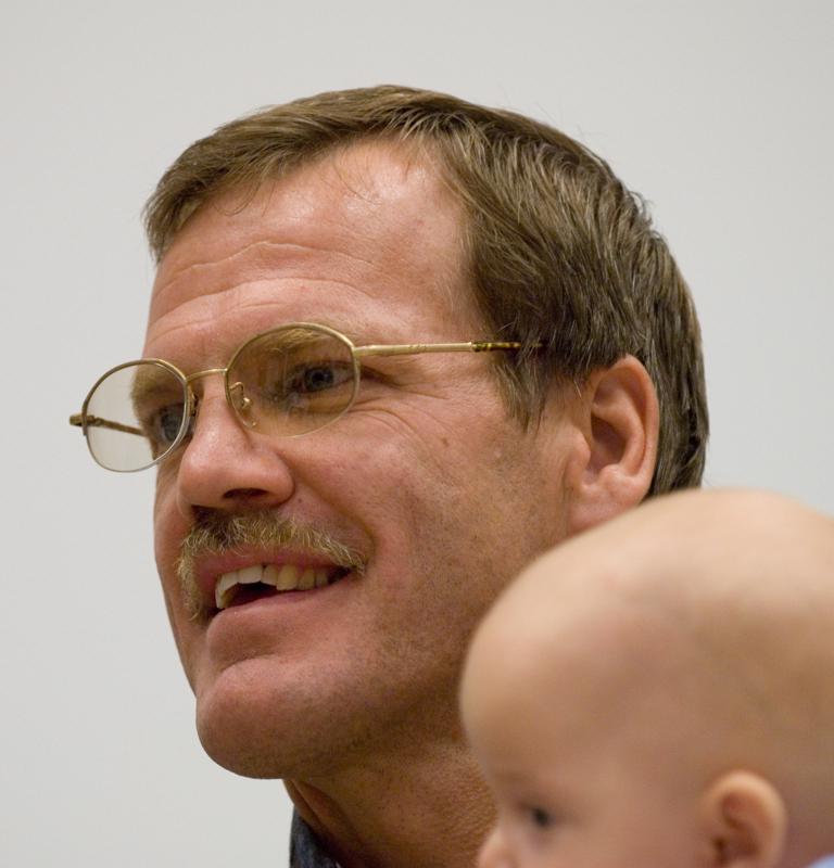  D2C_9309.jpg </br ><small> 2007-04-29 11:19</br >NIKON D200 150mm 1/80s f/2.8 ISO 800</small>