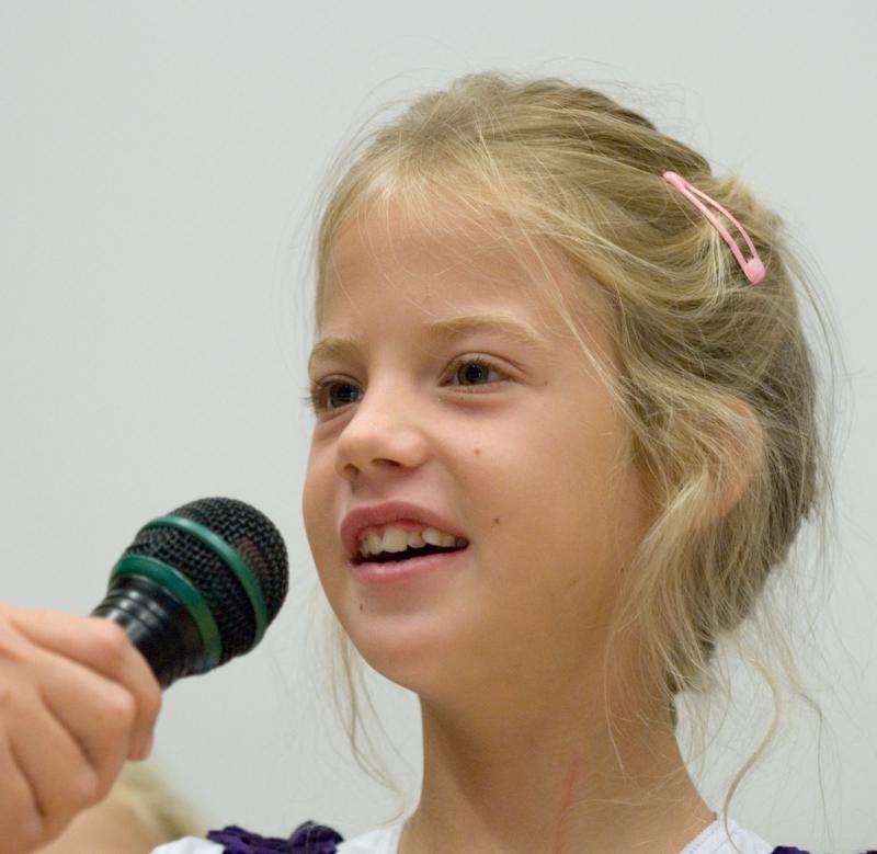  D2C_9313.jpg </br ><small> 2007-04-29 11:19</br >NIKON D200 130mm 1/60s f/2.8 ISO 800</small>