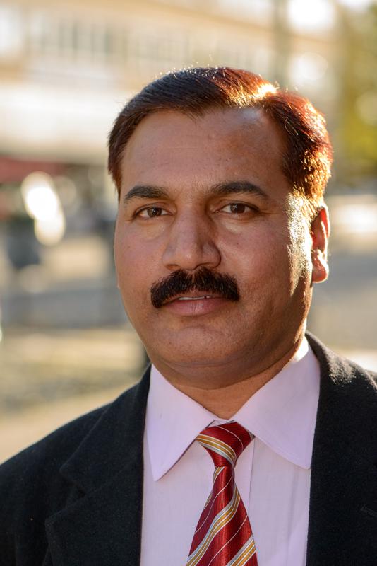  20121028_PB8_3483.JPG </br >Latif Masih</br > <small> 2012-10-28 15:15</br >NIKON D800 + 105.0 mm f/2.8<br /> 105mm 1/1250s f/5 ISO 1600</small>