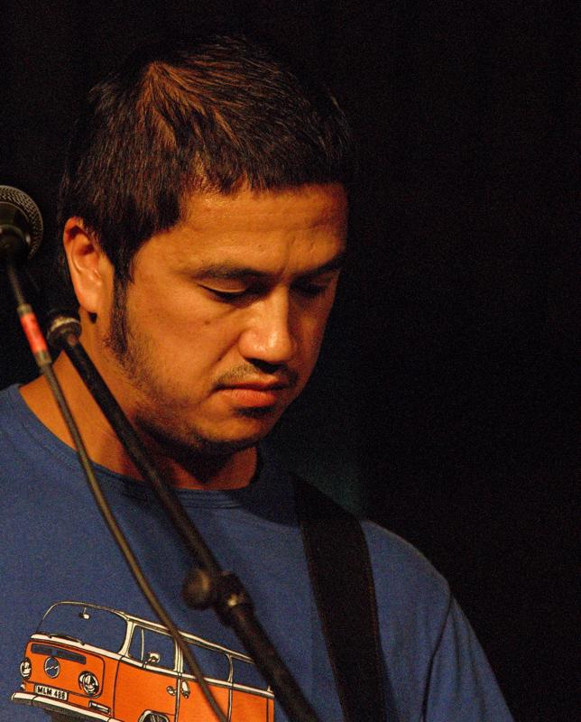  D2C_1699-04.jpg </br ><small> 2006-07-16 21:53</br >NIKON D200 135mm 1/200s f/5.6 ISO 3200</small>