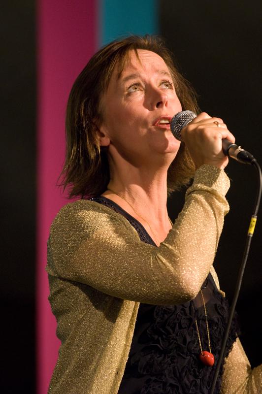  D2C_0680.jpg </br >Koncert med Anne Dorte Michelsen</br > <small> 2007-07-23 21:22</br >NIKON D200 200mm 1/125s f/4 ISO 800</small>