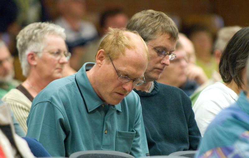  D2C_0844.jpg </br ><small> 2007-07-24 11:04</br >NIKON D200 340mm 1/30s f/4.8 ISO 1600</small>