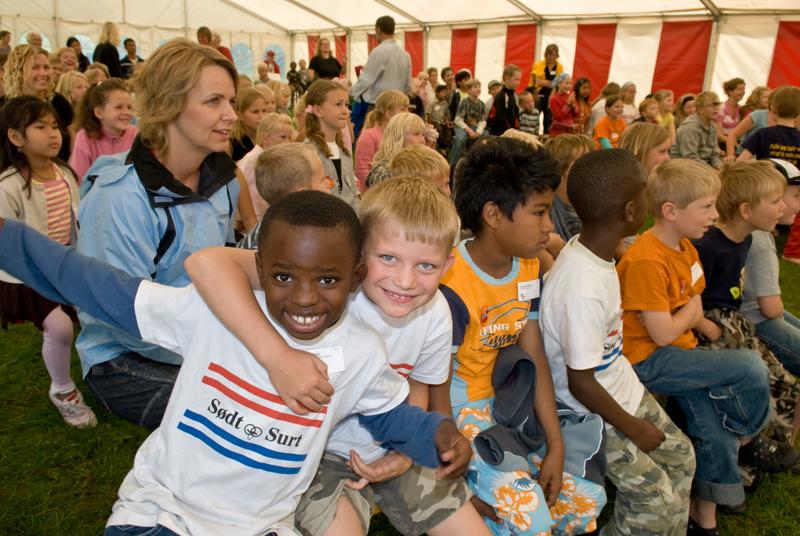  D2C_0980.jpg </br >Boernefestival</br > <small> 2007-07-25 10:43</br >NIKON D200 17mm 1/125s f/5.6 ISO 200</small>