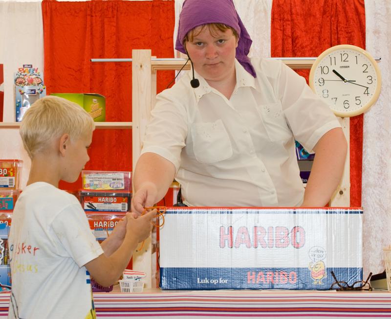  D2C_1025.jpg </br >Boernefestival</br > <small> 2007-07-25 11:05</br >NIKON D200 86mm 1/160s f/8 ISO 200</small>