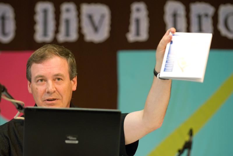  D2C_1078.jpg </br ><small> 2007-07-25 13:48</br >NIKON D200 125mm 1/60s f/2.8 ISO 800</small>