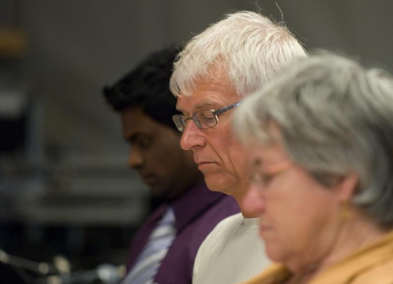  D2C_1083.jpg </br ><small> 2007-07-25 13:51</br >NIKON D200 190mm 1/40s f/2.8 ISO 800</small>