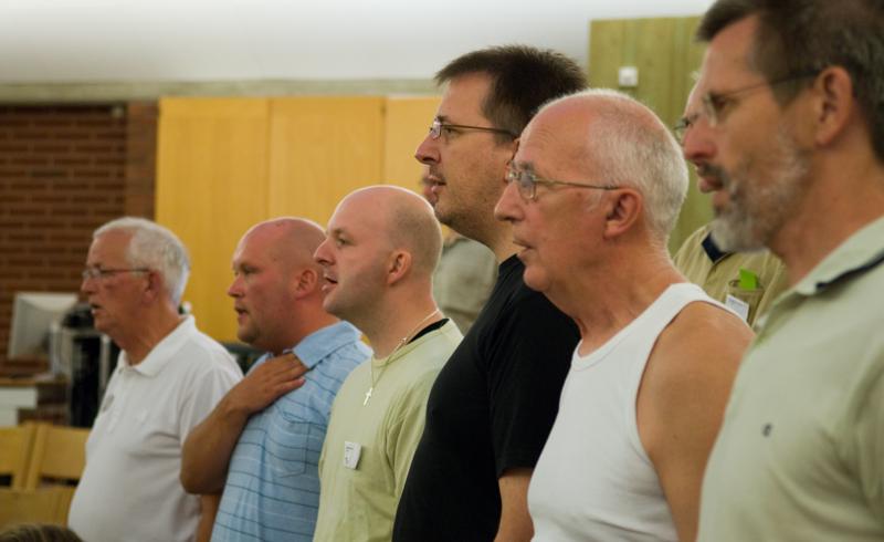  D2C_1369.jpg </br >Gospel med Ken Anderson</br > <small> 2007-07-27 11:51</br >NIKON D200 55mm 1/80s f/2.8 ISO 800</small>