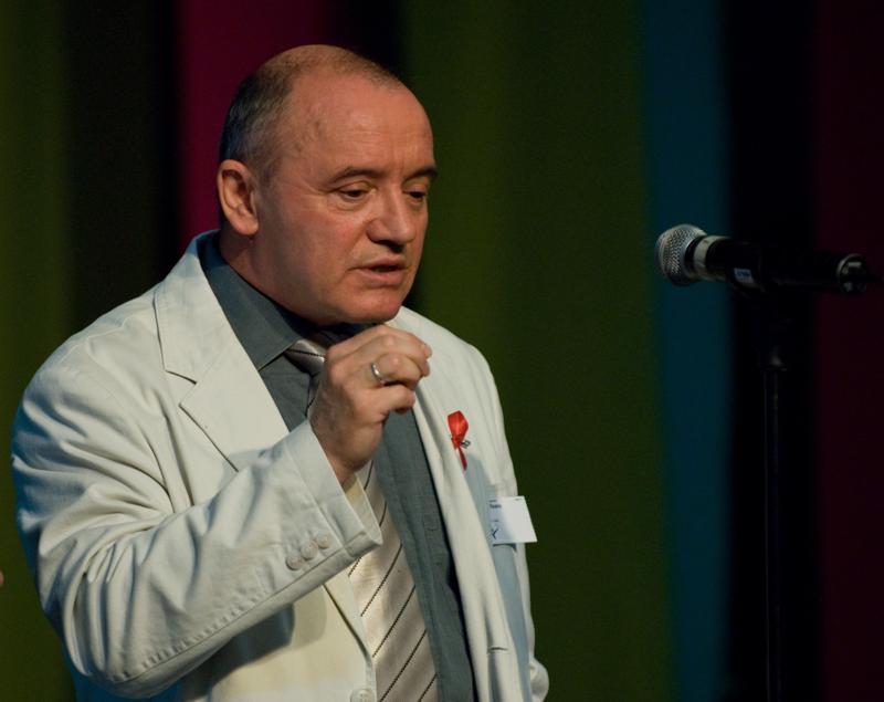  D2C_1192.jpg </br >Parush Parushev</br > <small> 2007-07-26 11:01</br >NIKON D200 200mm 1/160s f/2.8 ISO 800</small>