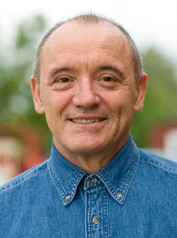  D2C_1516.jpg </br >Parush Parushev</br > <small> 2007-07-28 09:34</br >NIKON D200 120mm 1/160s f/4.5 ISO 100</small>