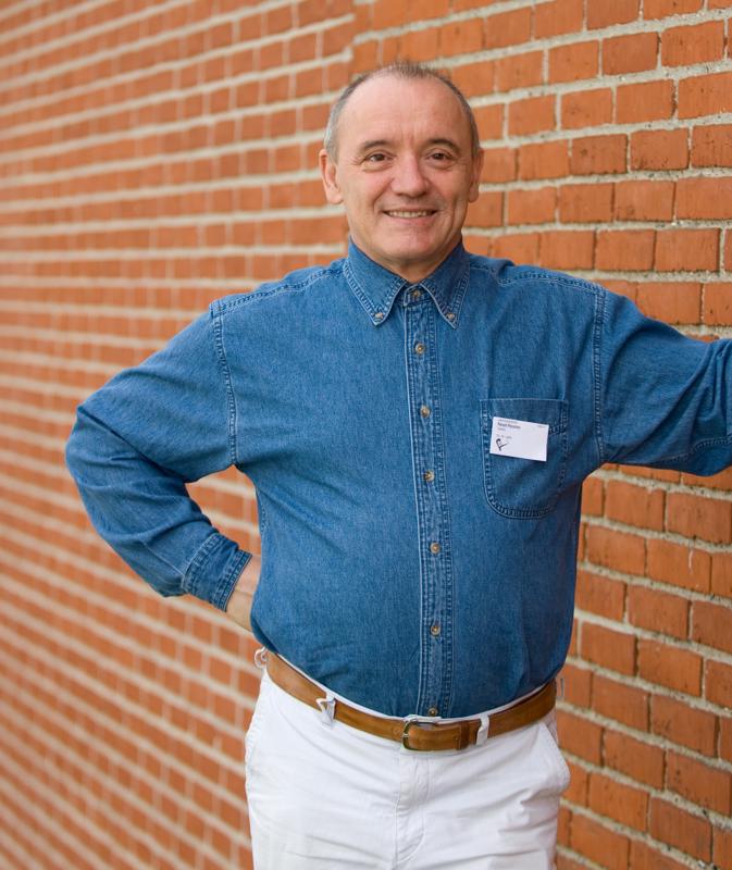  D2C_1522.jpg </br >Parush Parushev</br > <small> 2007-07-28 09:35</br >NIKON D200 75mm 1/320s f/2.8 ISO 100</small>