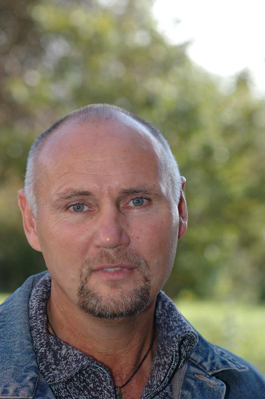  dsc_0494_std.jpg </br ><small> 2004-09-26 12:54</br >NIKON D70 85mm 1/500s f/4 </small>