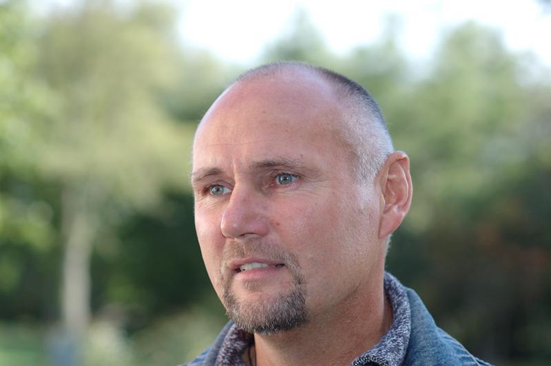  dsc_0501_std.jpg </br ><small> 2004-09-26 12:55</br >NIKON D70 85mm 1/500s f/3.5 </small>