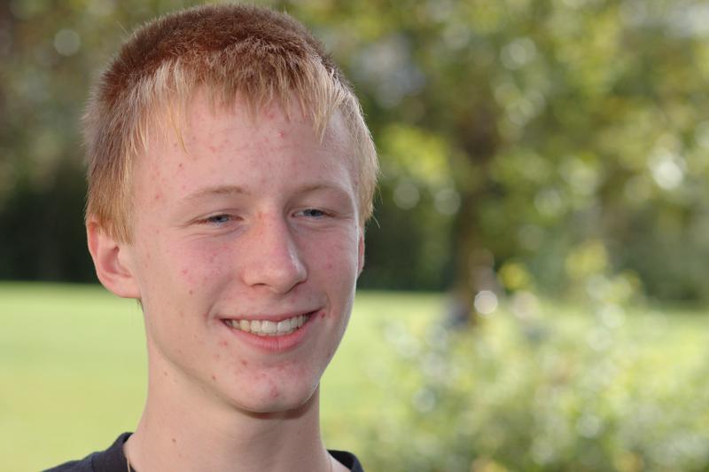  dsc_0537_std.jpg </br ><small> 2004-09-26 13:01</br >NIKON D70 85mm 1/500s f/5 </small>