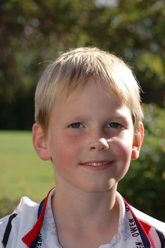  dsc_0545_std.jpg </br ><small> 2004-09-26 13:03</br >NIKON D70 85mm 1/500s f/7.1 </small>