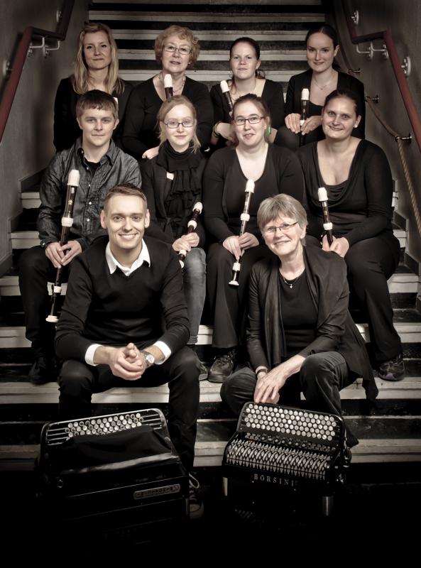  D3C_7108-2.jpg </br ><small> 2011-04-05 20:04</br >NIKON D300 + 17.0-55.0 mm f/2.8<br /> 23mm 1/160s f/8 ISO 100</small>