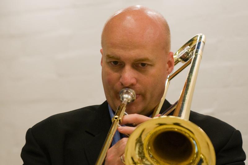  D3C_0659.jpg </br ><small> 2008-05-22 19:06</br >NIKON D300 200mm 1/80s f/2.8 ISO 800</small>