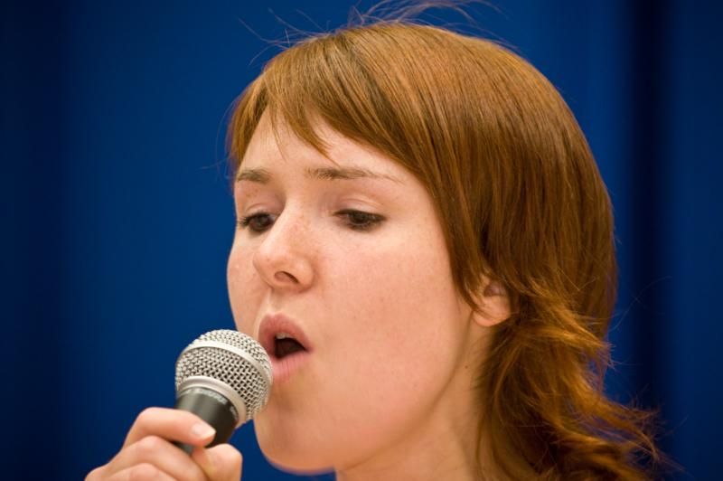  D3C_0717.jpg </br ><small> 2008-05-22 19:33</br >NIKON D300 200mm 1/30s f/2.8 ISO 800</small>