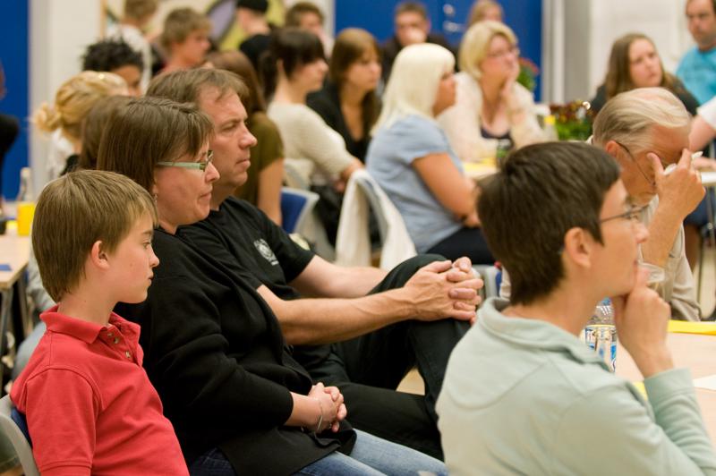  D3C_0749.jpg </br ><small> 2008-05-22 20:17</br >NIKON D300 70mm 1/25s f/2.8 ISO 800</small>