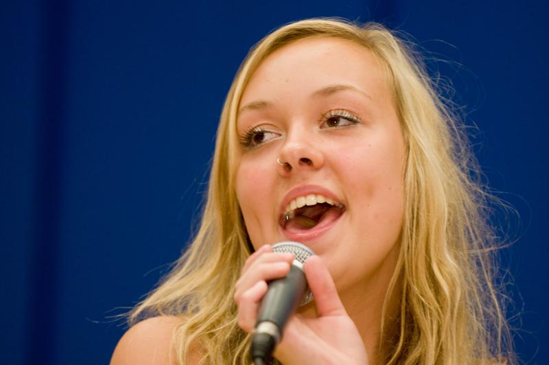  D3C_0783.jpg </br ><small> 2008-05-22 20:36</br >NIKON D300 200mm 1/30s f/2.8 ISO 800</small>