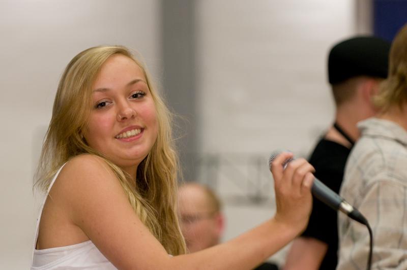  D3C_0798.jpg </br ><small> 2008-05-22 20:43</br >NIKON D300 130mm 1/80s f/2.8 ISO 800</small>