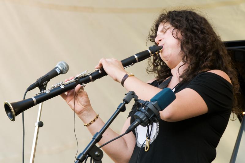  D3C_2491.jpg </br ><small> 2008-07-12 18:52</br >NIKON D300 200mm 1/80s f/5.6 ISO 200</small>