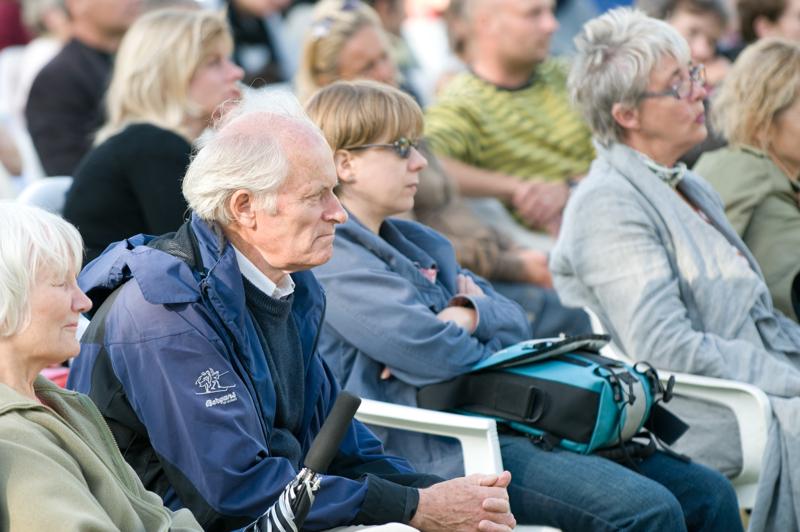  D3C_2495.jpg </br ><small> 2008-07-12 18:54</br >NIKON D300 190mm 1/250s f/4 ISO 200</small>