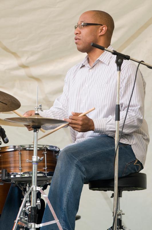  D3C_2518.jpg </br ><small> 2008-07-12 19:50</br >NIKON D300 200mm 1/125s f/5.6 ISO 560</small>