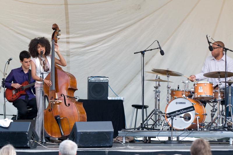  D3C_2579.jpg </br ><small> 2008-07-12 20:02</br >NIKON D300 135mm 1/250s f/4 ISO 900</small>