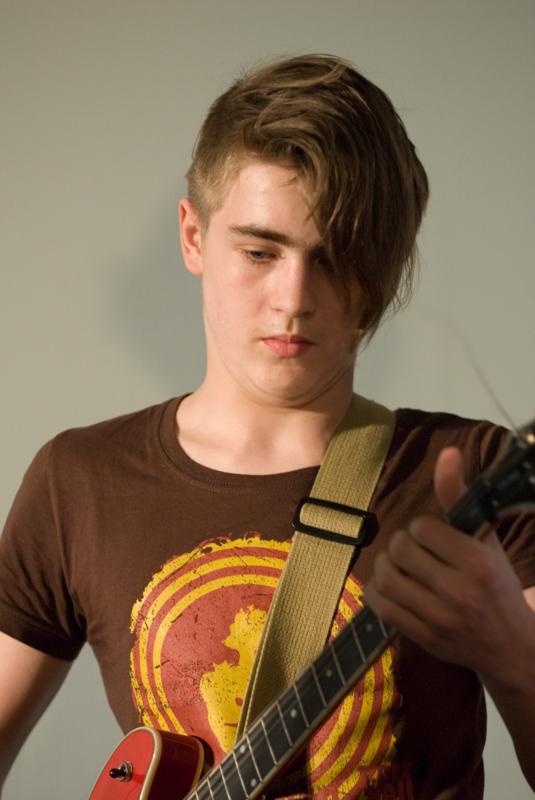  D2C_8978.jpg </br ><small> 2007-04-27 18:02</br >NIKON D200 140mm 1/60s f/2.8 ISO 800</small>