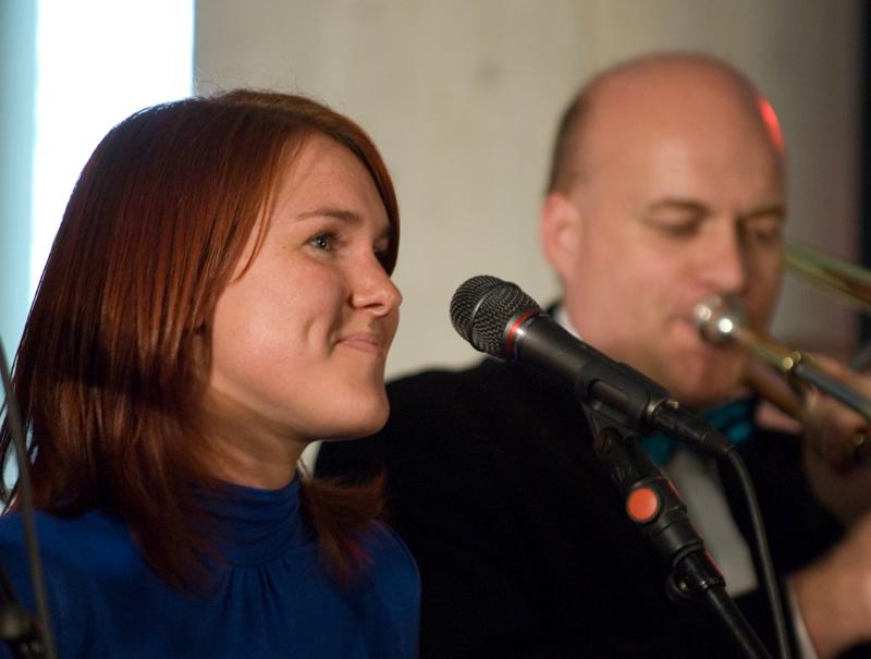  D2C_8984.jpg </br ><small> 2007-04-27 18:06</br >NIKON D200 200mm 1/40s f/2.8 ISO 800</small>