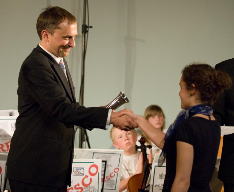  D2C_9111.jpg </br ><small> 2007-04-27 20:18</br >NIKON D200 80mm 1/60s f/2.8 ISO 800</small>