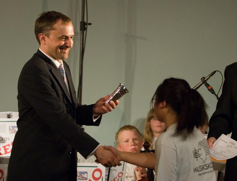  D2C_9118.jpg </br ><small> 2007-04-27 20:19</br >NIKON D200 82mm 1/60s f/2.8 ISO 800</small>