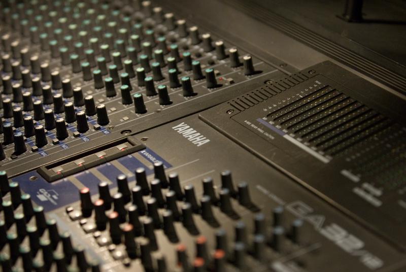  D2C_9142.jpg </br ><small> 2007-04-27 20:52</br >NIKON D200 70mm 1/13s f/2.8 ISO 800</small>