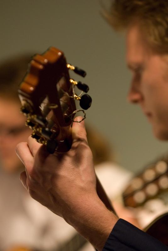  D2C_9152.jpg </br ><small> 2007-04-27 21:08</br >NIKON D200 116mm 1/25s f/2.8 ISO 800</small>