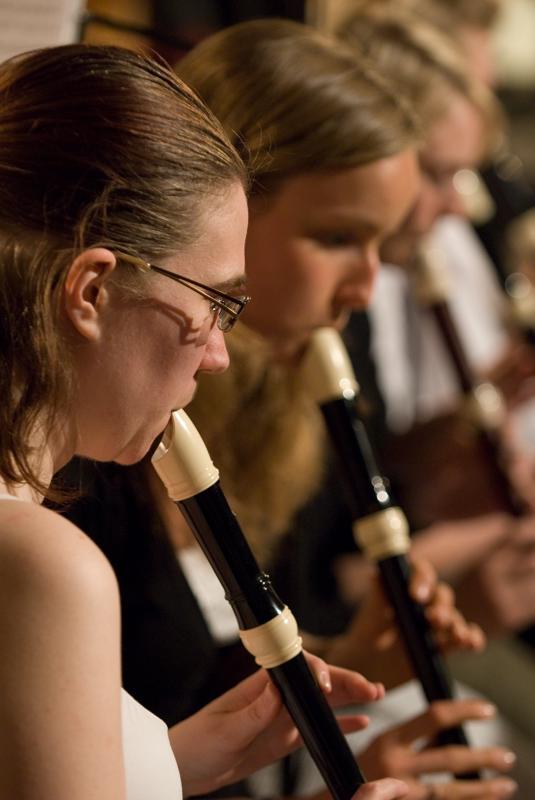  D2C_9159.jpg </br ><small> 2007-04-27 21:17</br >NIKON D200 116mm 1/15s f/2.8 ISO 800</small>