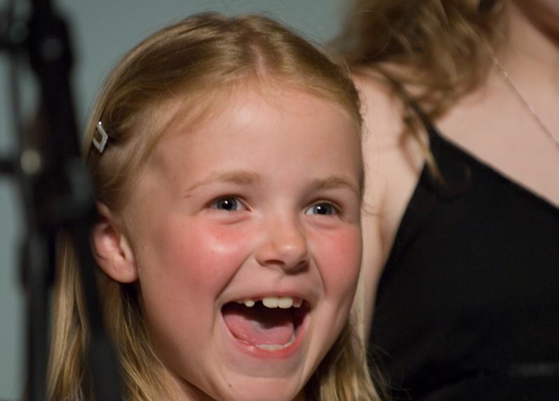  D2C_9202.jpg </br ><small> 2007-04-27 21:27</br >NIKON D200 200mm 1/40s f/2.8 ISO 800</small>