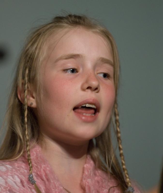  D2C_9204.jpg </br ><small> 2007-04-27 21:27</br >NIKON D200 200mm 1/30s f/2.8 ISO 800</small>