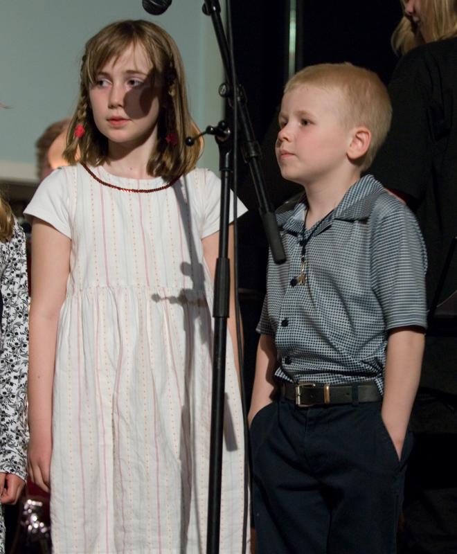  D2C_9205.jpg </br ><small> 2007-04-27 21:27</br >NIKON D200 70mm 1/20s f/2.8 ISO 800</small>