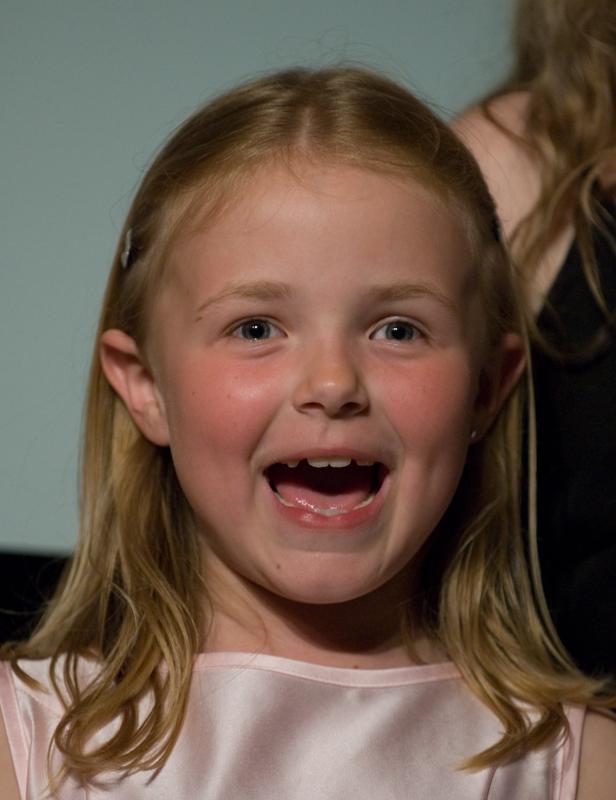  D2C_9209.jpg </br ><small> 2007-04-27 21:28</br >NIKON D200 200mm 1/50s f/2.8 ISO 800</small>