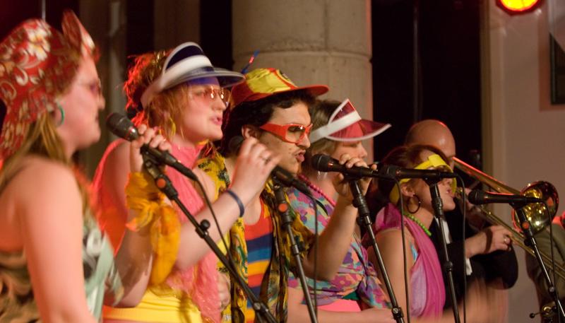  D2C_9254.jpg </br ><small> 2007-04-27 21:44</br >NIKON D200 70mm 1/15s f/2.8 ISO 800</small>