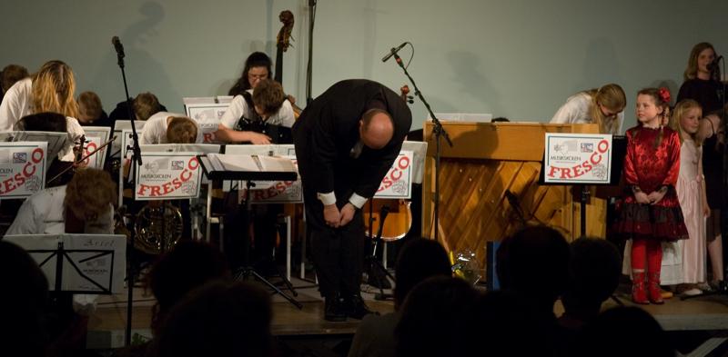  _DSC1031.jpg </br ><small> 2007-04-27 20:54</br >NIKON D70 55mm 1/50s f/2.8 ISO 800</small>