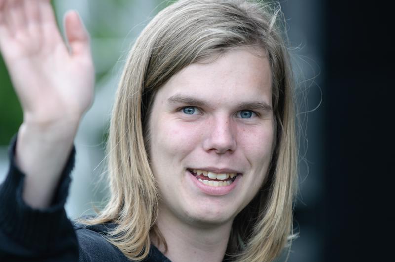  D3C_7366.jpg </br ><small> 2011-05-28 16:48</br >NIKON D300 + 70.0-200.0 mm f/2.8<br /> 200mm 1/320s f/4 ISO 640</small>