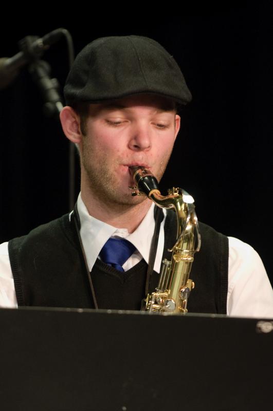  D3C_7644.jpg </br ><small> 2009-05-04 19:33</br >NIKON D300 200mm 1/60s f/4 ISO 1250</small>