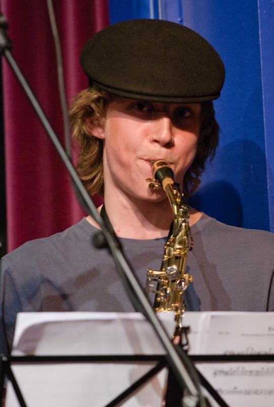  D3C_7807.jpg </br ><small> 2009-05-04 21:10</br >NIKON D300 200mm 1/125s f/4 ISO 1600</small>