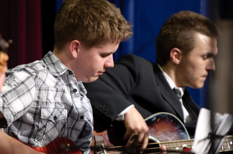  D3C_7672.jpg </br ><small> 2009-05-04 19:50</br >NIKON D300 200mm 1/60s f/4 ISO 560</small>